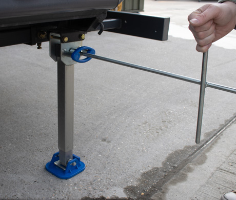 Corner steady on ground