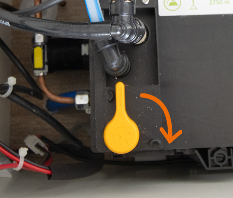 Turn valve to empty unit